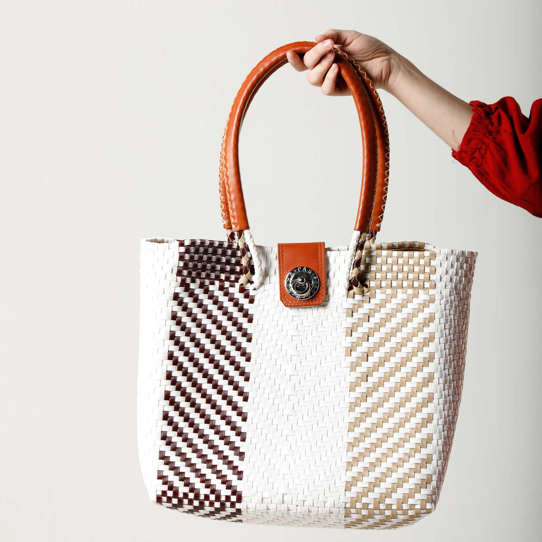 White & Beige Bloom Handbag | Bloom Handbag | Ikal Cultura LLC